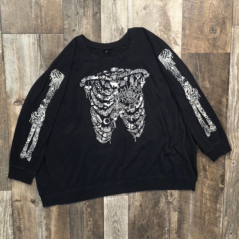 Torrid Black Halloween Skeleton Rib Cage Graphic Sweatshirt Goth Plus Size 5 5X